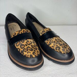 CLARKS Black Animal Leopard Print Slip On Loafers Women’s Size 5.5 EUC Leather
